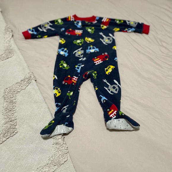 *SOLD* 5 Carters Fleece Sleepers - Picture 6 of 6